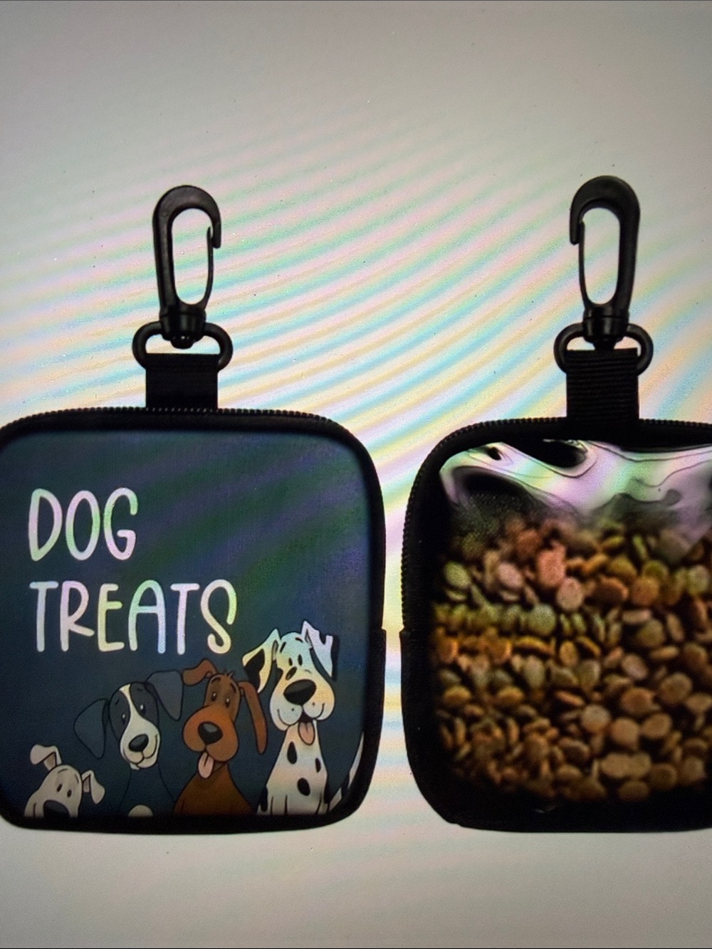 Portable dog treat pouch with zipper closure. 🆕